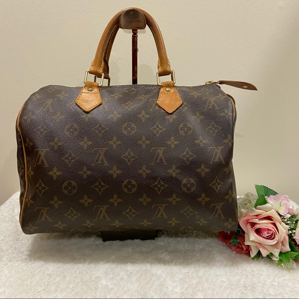 ❌ SOLD ❌💯 Authentic Louis Vuitton speedy monogram
